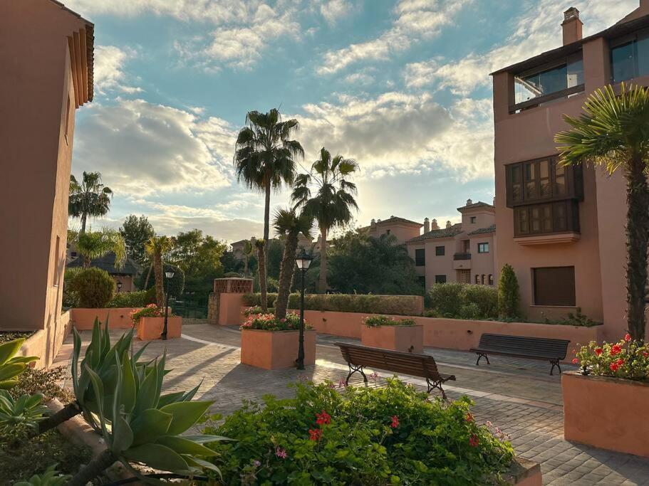 Costal Bliss Apartment Estepona Exterior photo